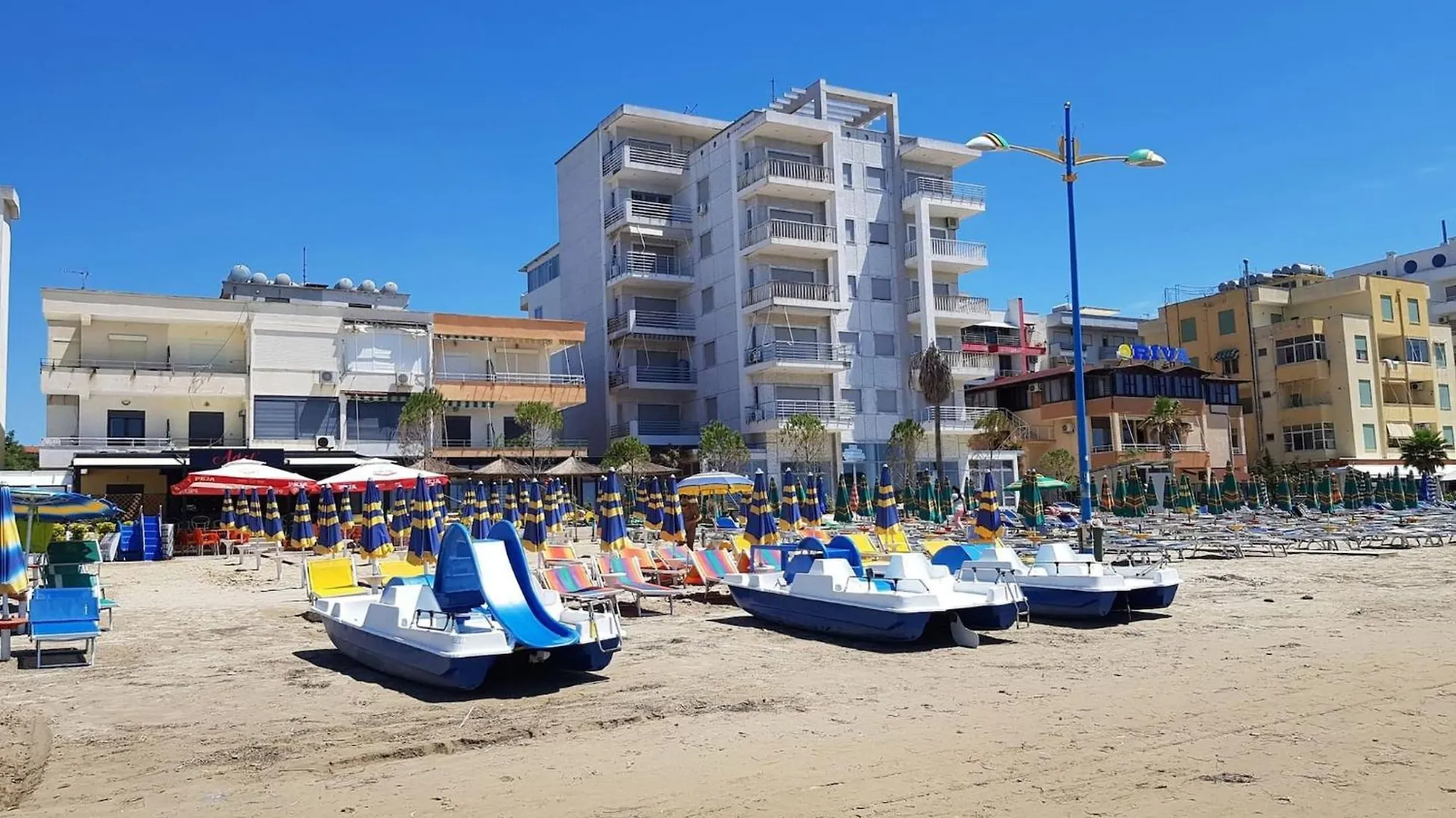 Contemporary Holiday Apartment In Durr S Durrës 0*,